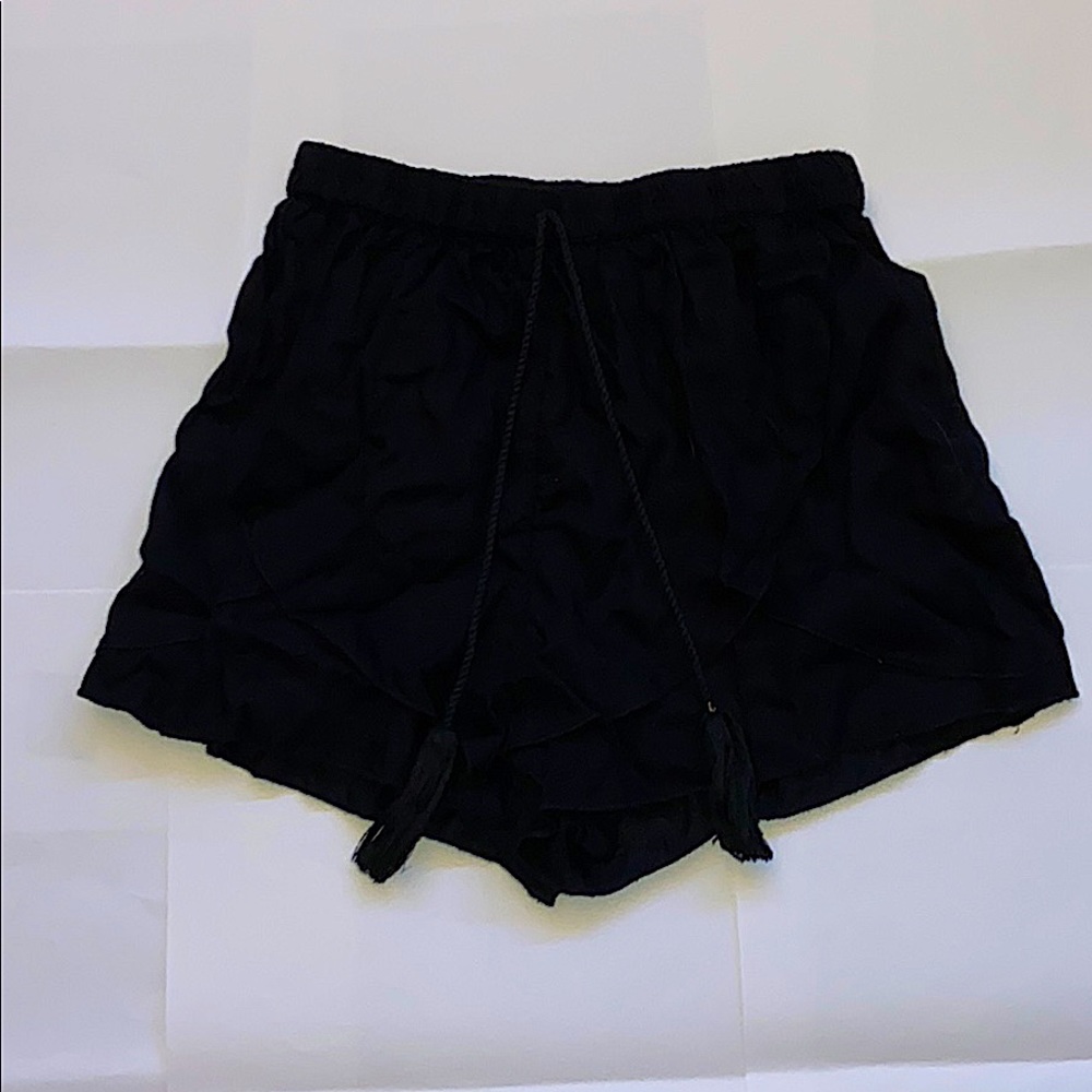 black flowy shorts
